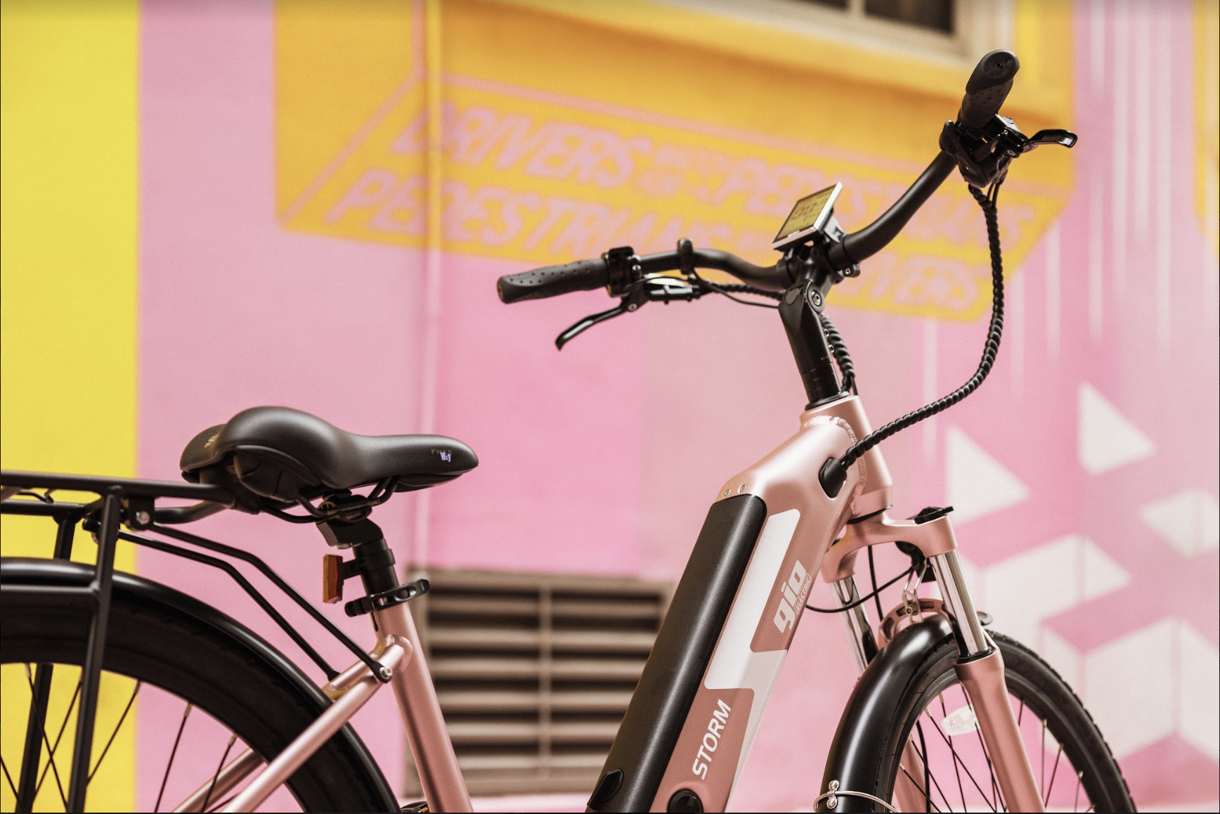 GIO Storm Electric Bike Rose Gold with Integrated Samsung Battery